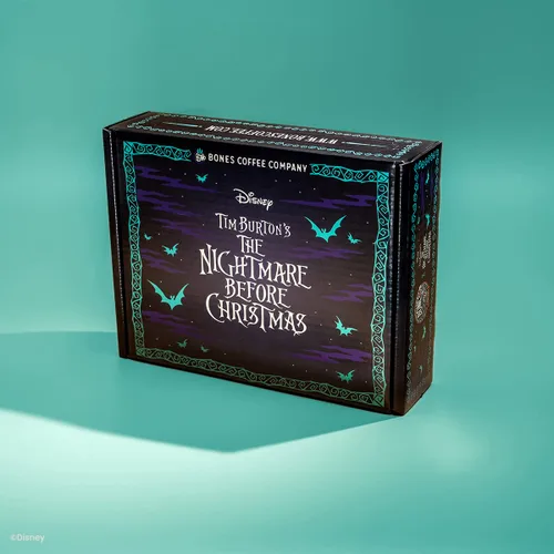 Vista 3 de Bones Coffee Company The Nightmare Before Christmas Caja de Coleccionista 5 Cafés de Sabores Granos de Arábica Bajo en Ácido Tostado Medio Café
