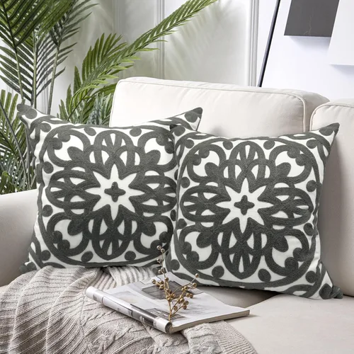 Vista 44 de Alysheer Funda de almohada decorativa bordada de 18 x 18 pulgadas, acogedora y fresca funda de cojín bohemia con diseño de mandala chic de punto