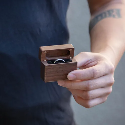 Vista 20 de MUUJEE Grow Old With Me Engraved Wooden Ring Box, Slim Engagement Proposal Ring Holder, Wedding Ceremony Ring Bearer Box, Fiance Gift Ideas