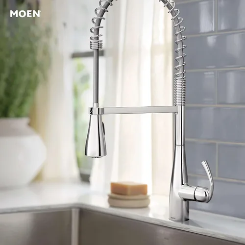 Vista 3 de Grifo de cocina Moen Essie cromado de una manija con arco alto y rociador extraíble con resorte de preenjuague con Power Clean, 87814