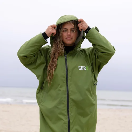 Vista 32 de COR Surf Swim Parka for Youth and Adults Heavy-Duty Weatherproof Swimming Jacket with Size Options for Men, Women and Kids