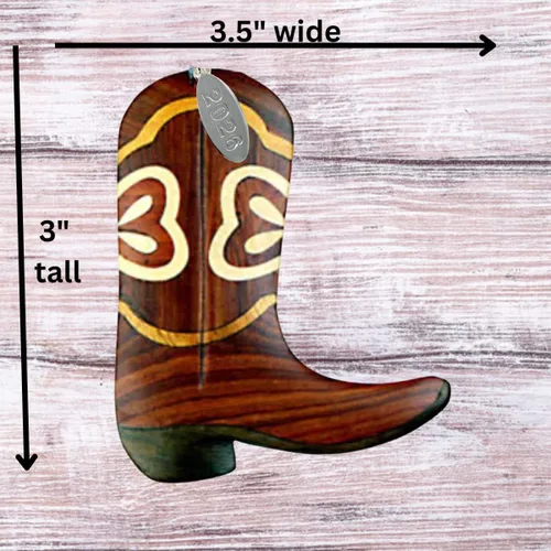 Vista 6 de Twisted Anchor - Adorno de bota de vaquero 2025 – Adorno de Navidad de madera de dos tonos – Diseño de Intarsia – Adorno occidental – Viene en una