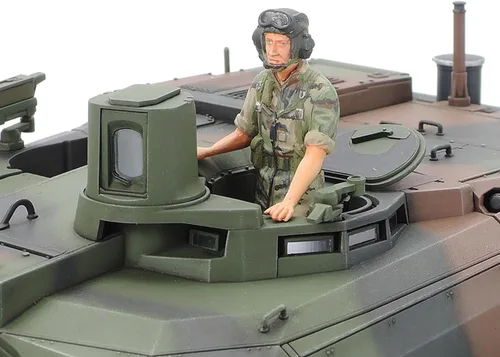 Vista 4 de Tamiya 35362 1/35 Kit de modelo de plástico del tanque de batalla principal francés
