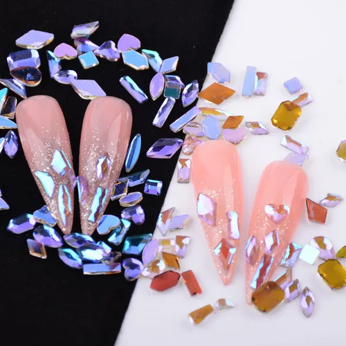 Vista 5 de 100 piezas de diamantes de imitación de cristal Aurora de formas mixtas para arte de uñas, gemas iridiscentes transparentes desnudas con parte