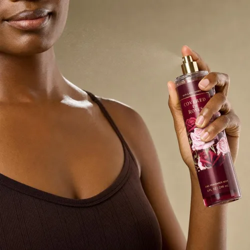 Vista 4 de Bath & Body Works Spray Corporal de Fragancia Fina Mist 8 oz (Covered In Roses)