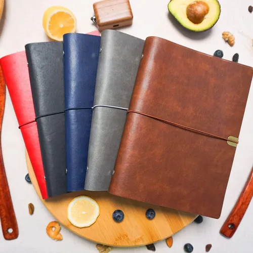 Vista 8 de Libro de recetas de cuero hecho a mano, cuaderno personalizado con nombre grabado, libros de cocina familiares personalizados, aniversario