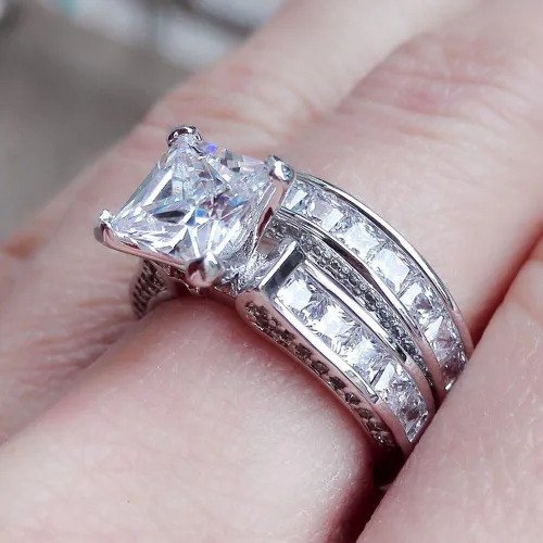Vista 6 de Luxury and Shining - Juego de anillos de compromiso 2 en 1 para mujer, diseño vintage de diamantes blancos y plata