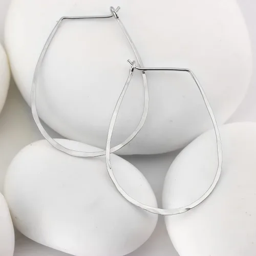 Vista 125 de Aretes de aro finos martillados, elegantes plata esterlina geométrica sólida, relleno de oro y relleno de oro rosa; para mujer por Lotus Stone