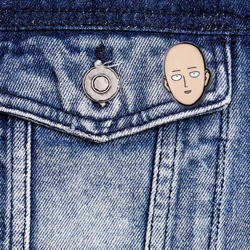 Vista 4 de One Punch Man Saitama Pin Insignia metal Metal