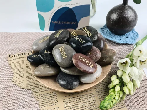 Vista 2 de 24 piedras inspiradoras grabadas, regalo de terapia zen, piedra de agradecimiento con palabras inspiradoras de oración, piedras de bendición.