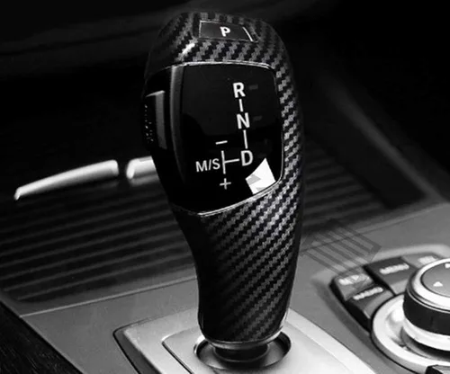 Vista 4 de iJDMTOY Cubierta de Decoración de Palanca de Cambios con Patrón de Fibra de Carbono Negro Brillante Compatible con BMW Fxx Serie 2 3 4 5 7 X3 X4 X5