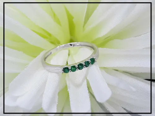 Vista 50 de Dazzlingrock Collection Anillo de boda redondo de 5 piedras preciosas o diamantes para mujer en oro macizo de 10 K/14 K/18 K