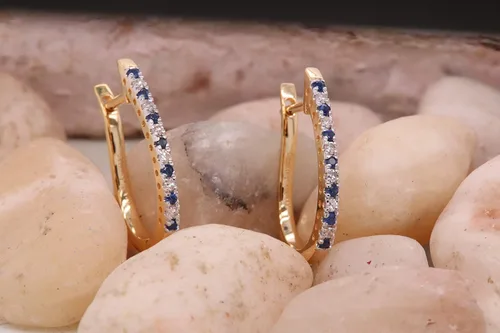 Vista 2 de Dazzlingrock Collection Pendientes de aro de oro amarillo con piedras preciosas redondas de 14 quilates