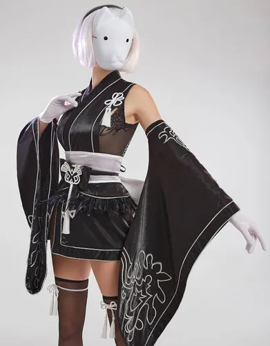 Vista 2 de miccostumes Disfraz de cosplay para mujer, conjunto de kimono negro con medias y banda para el cabello