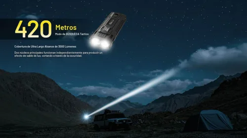 Vista 4 de Nitecore EDC37 Linterna de 8000 lúmenes de forma plana, carga rápida USB-C con pantalla OLED digital y pegatina de bloqueo de seguridad