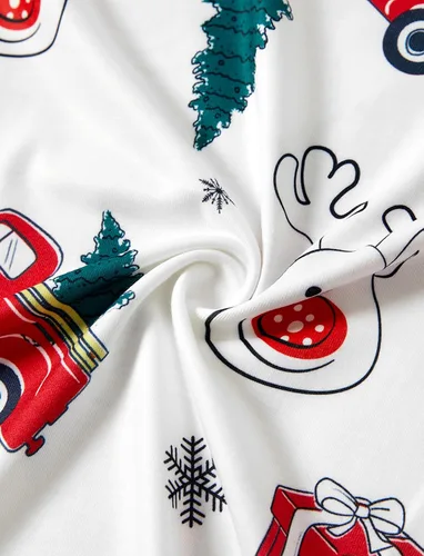 Vista 3 de PATPAT Pijamas de Navidad a juego para la familia, camiseta de alce de dibujos animados y parte inferior a rayas, pijamas de Navidad para dormir