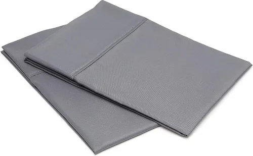 Vista 2 de Amazon Basics Juego de 2 fundas de almohada estándar, ligeras, súper suaves y de fácil cuidado, color gris oscuro, 30 pulgadas de largo x 20