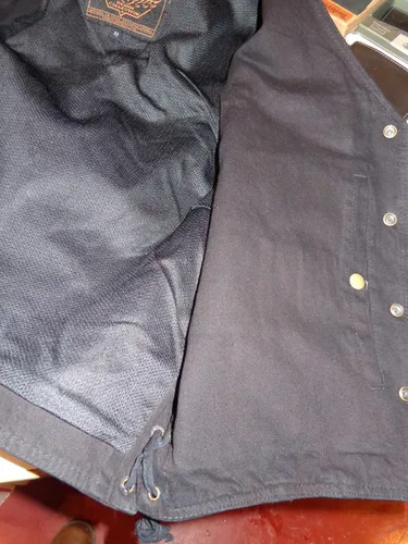 Vista 2 de Chaleco de mezclilla para hombre, color negro, con bolsillo para pistola con 1 bolsillo para pistola (talla M), Negro -, Mediana