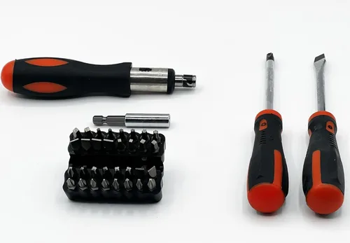 Vista 3 de BLACK+DECKER Juego de herramientas de reparación del hogar de 65 piezas con bolsa de herramientas