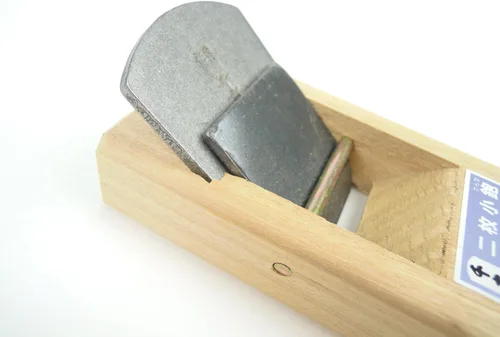 Vista 5 de Senkichi Plano de mano japonés Kanna de 40mm (1.57 pulgadas) - Mini plano de bloque de madera de doble hoja con hoja de acero al carbono y rompedor