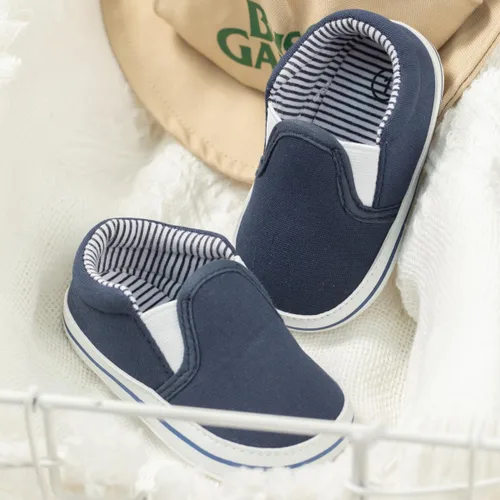 Vista 4 de Meckior - Zapatos para recién nacidos, tipo mocasines de lona con suela suave para recién nacidos, bebés, niños y niñas que estén dando sus primeros