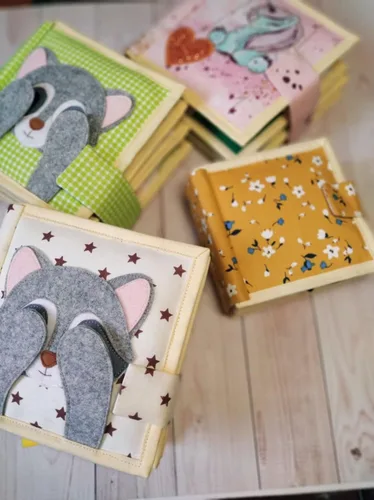 Vista 6 de Raccoon Quiet Baby Book with Animals and Fruits, Felt book for fine motor skills, Montessori Toy, Toddler Activity Busy Book