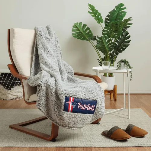 Vista 27 de FOCO Manta Sherpa de nube con logotipo grande del equipo de la NFL, 60 x 70 pulgadas
