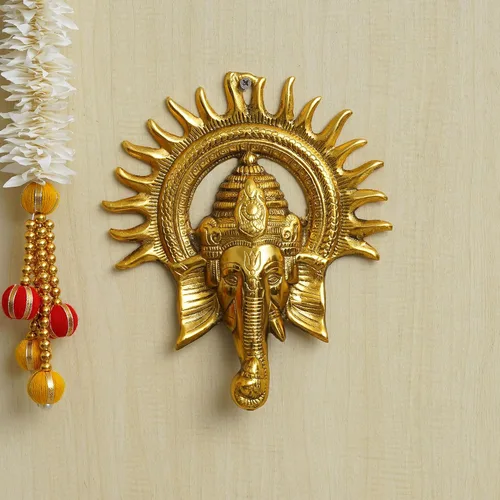 Vista 7 de eCraftIndia Golden Lord Ganesha con sol decorativo de metal para colgar en la pared, decoración del hogar, templo de Pooja Room y regalo