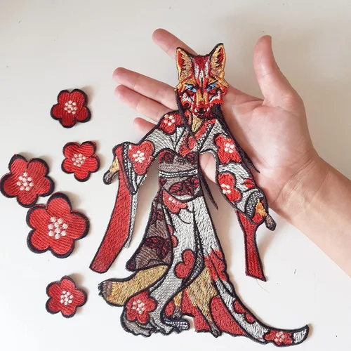 Vista 4 de Moks497 Kitsune Japan Embroidered Patch, Set of Fox in Kimono and Flowers Large Patch