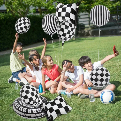 Vista 2 de 12 globos de aluminio de automóvil de carreras blanco y negro, globos a cuadros con bandera a cuadros y globos de neumáticos de rueda caliente