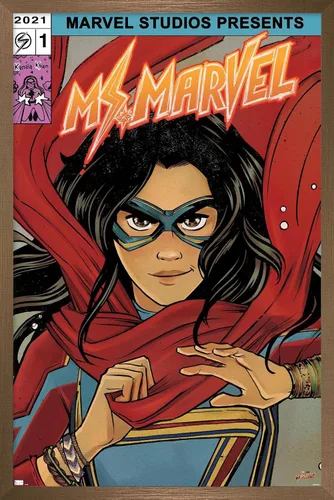 Vista 15 de Trends International Marvel Ms. Marvel - Póster de pared de cómic, 22.4 pulgadas de largo x 14.7 pulgadas, versión enmarcada en madera de granero