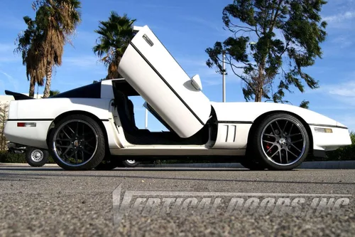 Vista 4 de Vertical Doors ® - Kit de conversión de puerta vertical Lambo para Chevrolet Corvette C-4 1984-1996 (VDCCHEVYCORC48496)