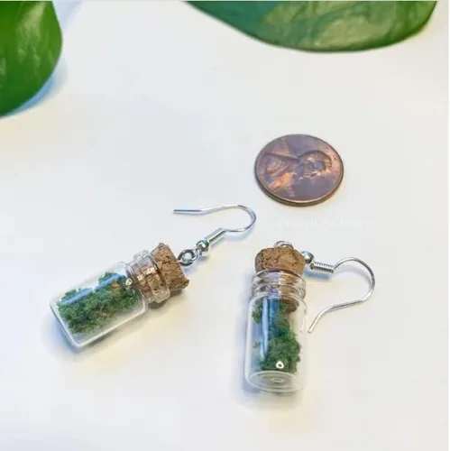 Vista 3 de Aretes de cannabis, aretes de maleza, 420, el mejor regalo de mordaza, aretes de marihuana falsos, cannabis falso, aretes divertidos, aretes