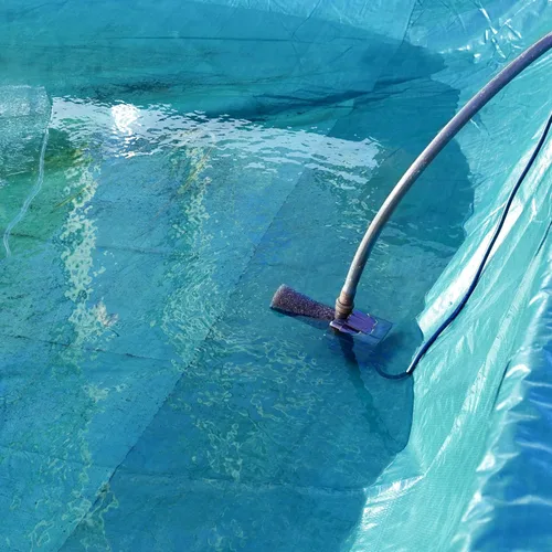 Vista 2 de Danner Manufacturing, Inc., Cover-Care, Bomba de cubierta de piscina con accionamiento magnético de 350 GPH, negro, 02533