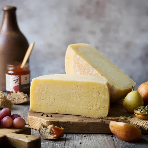Vista 5 de Pecorino extra envejecido de Reggio Emilia Appenines 2 lbs - 0.9 kg - EMILIA FOOD LOVE Selected with love in Italy (Extra Aged, media rueda de queso)
