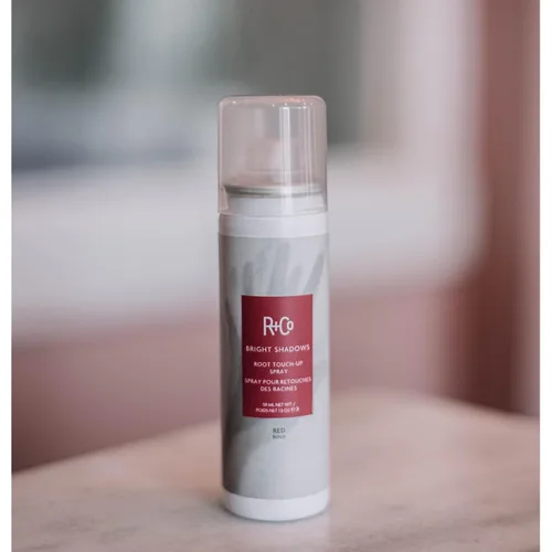 Vista 2 de R+Co Bright Shadows Root Touch-Up Spray - 1.5 Oz Rojo