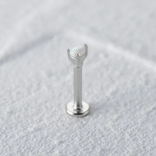 Vista 2 de Aretes de tuerca de plata de ley 925 maciza, con parte trasera plana, calibre 16, piercing de hélice, una pieza