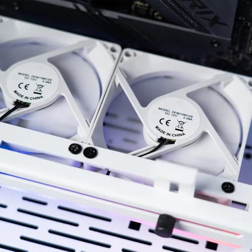 Vista 8 de AsiaHorse Enfriador de tarjeta gráfica con LED ARGB 5V de 3 pines y tres ventiladores de 80 mm, soporte de tarjeta gráfica LED RGB, enfriador de GPU