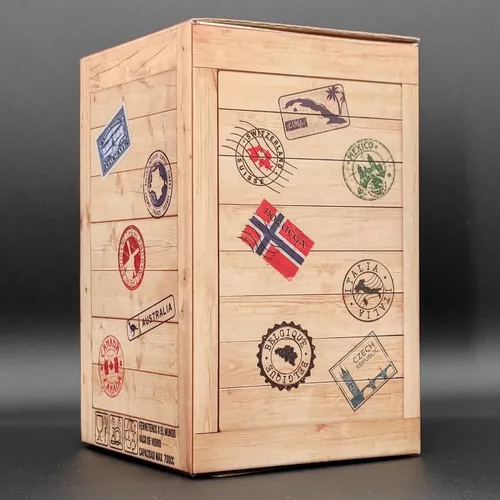 Vista 4 de Vaso Fernet con forma de botella cortada en caja decorativa, capacidad de 23.6 fl oz, 700 cc, incluye posavasos