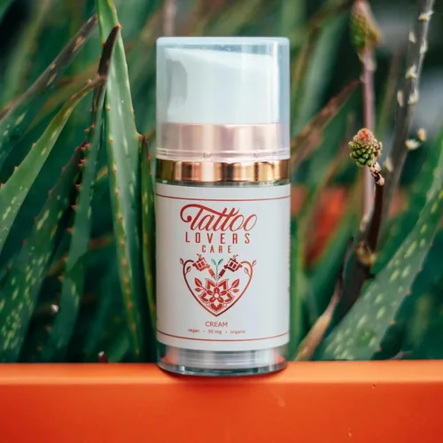 Vista 3 de Crema para tatuajes de Tattoo Lovers Care Tattoo Aftercare Loción Hidratante Promueve la curación de la piel revitalizante para enrojecimiento