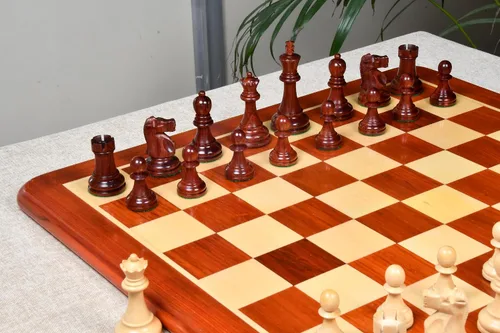 Vista 4 de 1972 Reproduced Fischer-Spassky Staunton Pattern Chess Pieces V2.0 – 3.75" King in Bud Rosewood & Boxwood