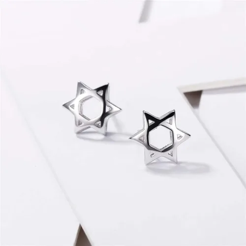 Vista 4 de ChicSilver Pendientes hipoalergénicos de plata de ley 925 con diseño de estrella de David para mujer con caja de regalo
