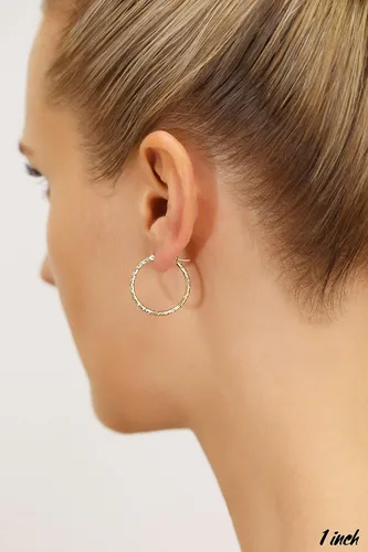 Vista 4 de 14k Gold Hand Engraved Diamond-cut Round Hoop Earrings -1'' Diameter