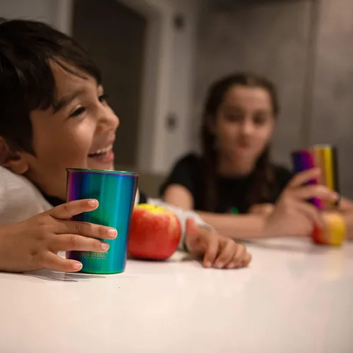 Vista 2 de Vasos para niños de 10 onzas – Vasos de acero inoxidable para el hogar, fiesta, campamento y actividades al aire libre – sin BPA, irrompibles, vasos