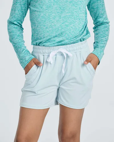 Vista 2 de Real Essentials Paquete de 4 pantalones cortos para correr de rendimiento atlético para niñas con cordón y bolsillos