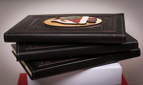 Vista 6 de Diario sin forro – Regalo de Papá Noel de Navidad y regalo 3D en relieve de tapa dura, cuaderno de bocetos A5 en blanco, 8.4 x 5.7 pulgadas