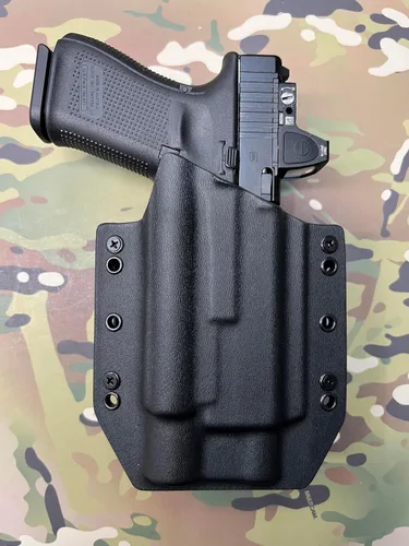 Vista 2 de Funda Kydex negra compatible con Glock 19 Olight PL-3 Valkyrie