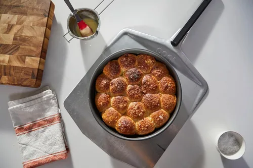 Vista 8 de ooni Cáscara de pizza de metal de aluminio de 12 pies, pelar ligero de 12 pulgadas con mango largo, girador de pizza rectangular