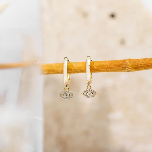 Vista 5 de PAVOI Aretes colgantes de plata de ley S925 chapados en oro de 14 quilates para mujer, adorno religioso cruz, mal de ojo, trébol, celta, aretes