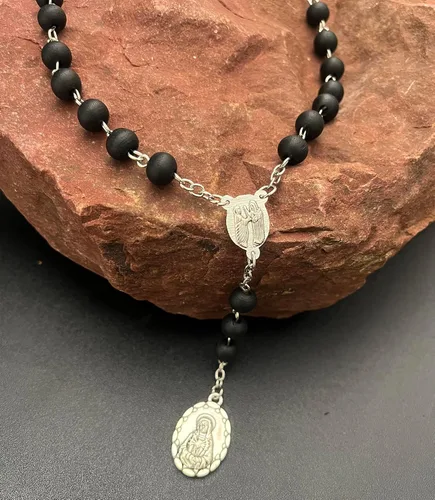 Vista 3 de Seven Sorrows of Mary Rosary - Collar de joyería católica de 0.236 in con cuentas de madera para orar (negro), Zinc, Sin piedra preciosa